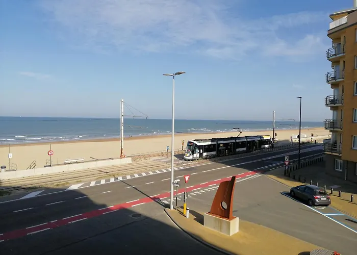 Met Zeezicht Max 6 P Apartment *